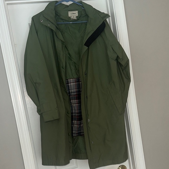 LL Bean jacket with zip out liner - Picture 1 of 13